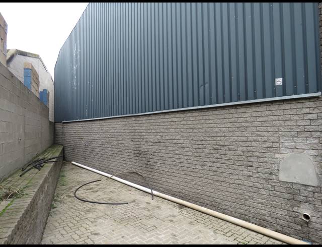 652M² WAREHOUSE TO LET IN OKAVANGO PARK